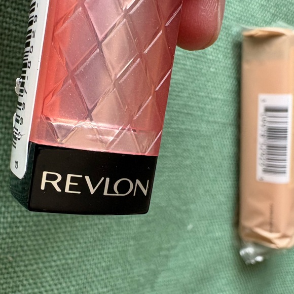 Revlon ColorBurst Lip Butter Peach Parfait 025 New Sealed in Package - Picture 3 of 3